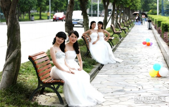 四闺蜜婚纱照_闺蜜婚纱照(2)