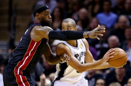 总决赛出现汉字滚动字幕 热火vs马刺全程集锦