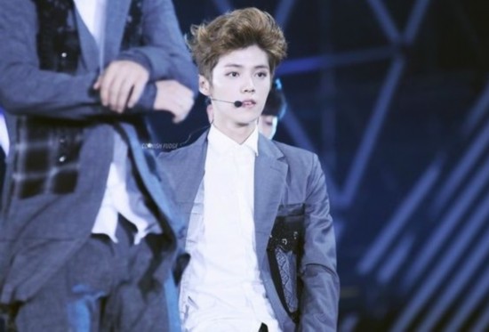 exo香港演唱会两名粉丝受伤 韩梦想演唱会花絮