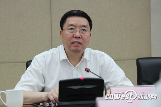 毛万春:落实 五项制度 严管干部 态度必须坚决