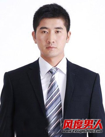 夏天毕业季男生职场发型自信一面     板寸头一直是中年男士比较喜欢