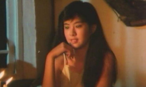 年近半百女星玩性感… 天生老相的明星:26岁巩新亮似40岁少妇 30岁