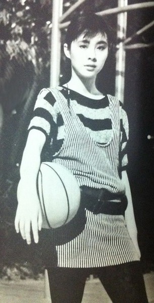 王祖贤<em>打篮球视频</em>被赞真人版赤木晴子 看女星