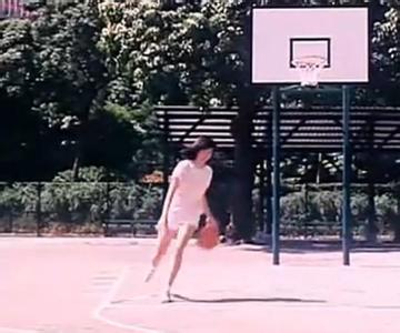 王祖贤<em>打篮球视频</em>被赞真人版赤木晴子 看女星