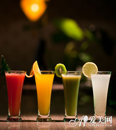 常喝果汁容易便秘肥胖 水果榨汁不如直接吃