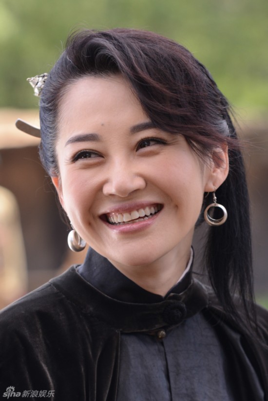 45岁许晴频频大笑露鱼尾纹 女神也会老(图)【3】