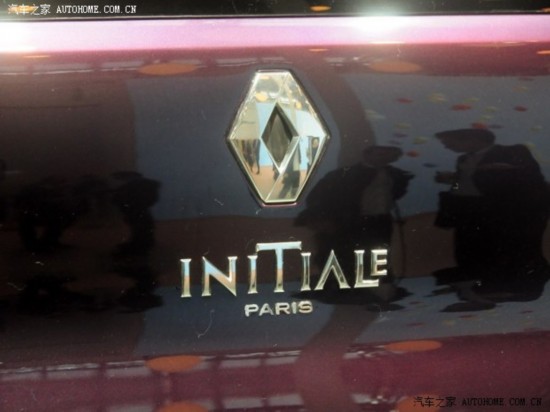 ŵ Initiale 2013 Paris Concept