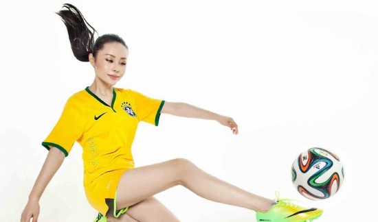 美女性感韩国性感女团mv主播化身1足球宝贝大秀组图(央视)图片
