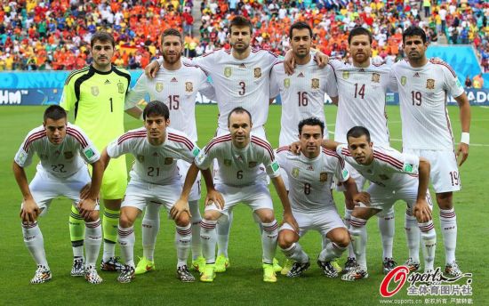 高清:巴西世界杯B组 荷兰以5:1绝对优势战胜西