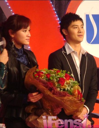 李连杰164何炅167阿汤哥170 揭男星真实身高