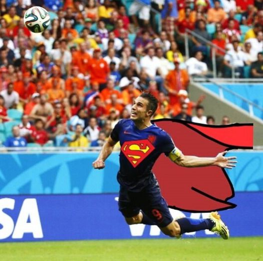 搞笑!范佩西鱼跃冲顶引网友神P图(组图)