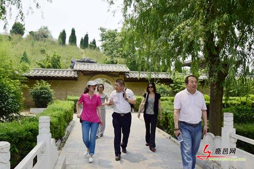 北京图秀天涯信息技术公司考察团莅临鹿邑