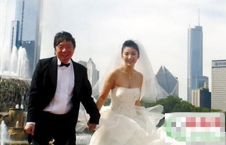 黄奕老公回应家暴铁证:打玻尿酸后用手按的(组