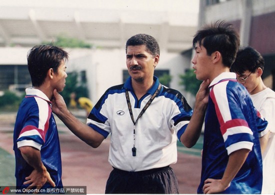 塔瓦雷斯:米卢就是个笑话