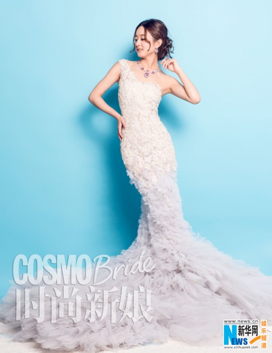 赵丽颖婚纱写真娇乖甜美 风情万种