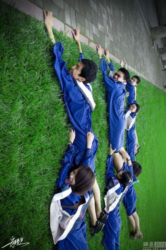 山东大学生的毕业照 创意好牛