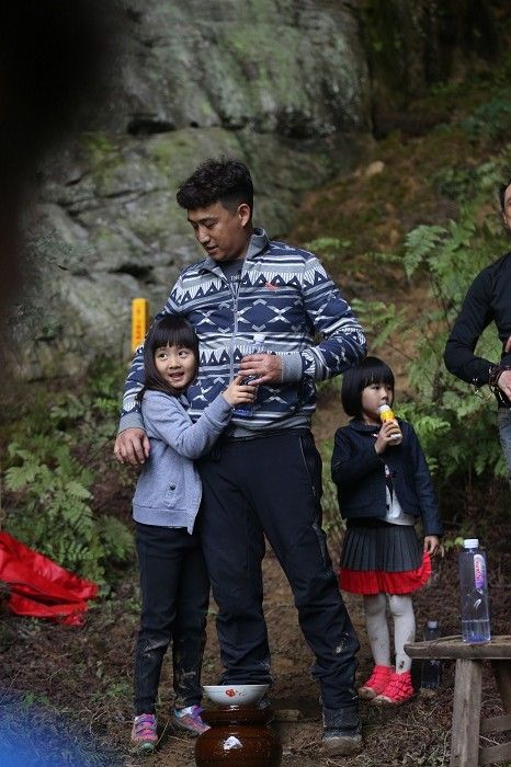 黄磊带伤录制《爸爸去哪儿》第二季差点心脏病