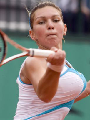 罗马尼亚网球美女缩胸后排名飞跃(组图)