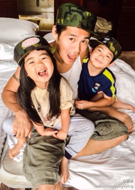 《爸爸2》热播 曹格女儿可爱被指像韩国丑萌