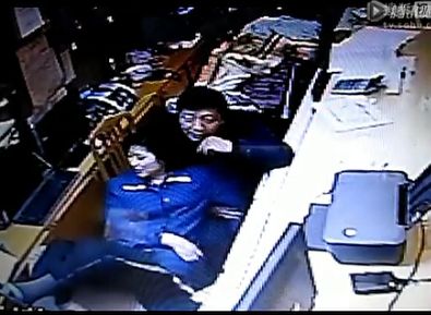 网传上海地铁丑闻视频 女员工与领导做不雅动