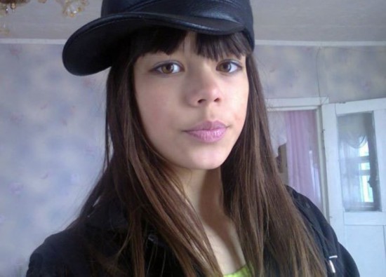 女生太美遭妒忌被喂泥水 13岁俄罗斯女生美成