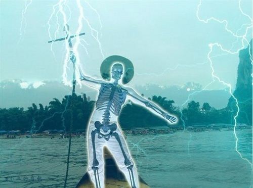 东莞大学生拍厕所毕业照 校园恶搞照创意无限