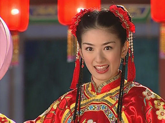 黄奕遭家暴霍思燕郝蕾齐点赞 <em>姐妹</em>情一刀两断