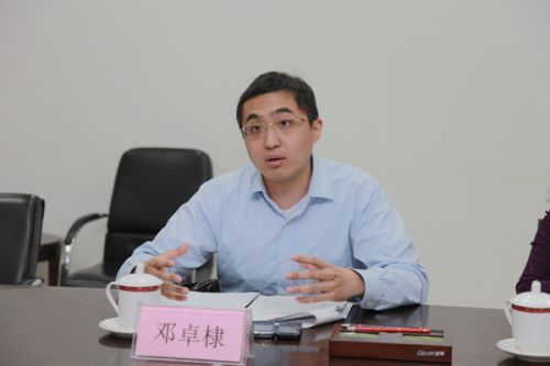 邓小平唯一孙子邓卓棣下基层兼任镇书记(图)