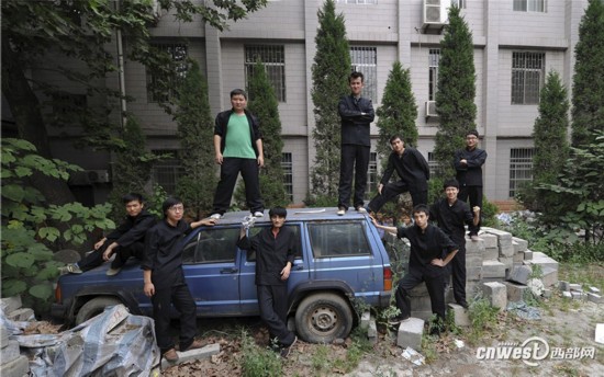 长安大学剧情版毕业照 演绎民国热血青年