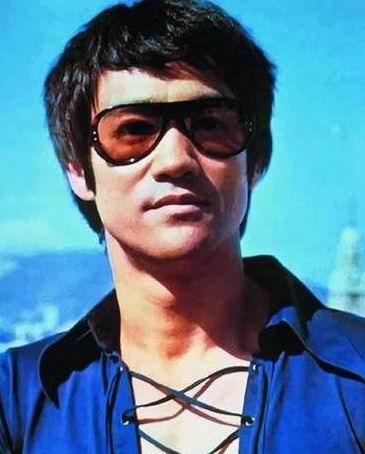 梦露裸死黄家驹坠亡 死亡方式诡异的10大明星