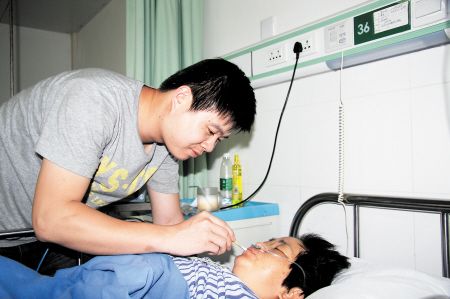 女友身亡准岳父岳母住院 中国好女婿 悉心照顾