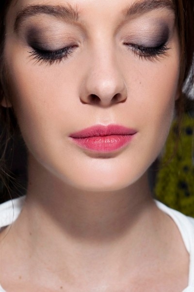 搭配亮丽盛夏 <em>靓妹</em>必学的6款夏日眼妆- Micro 