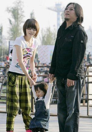 晓松主动离婚娇妻失眠暴瘦 在巴西看世界杯暂