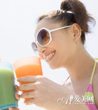 小心晒出皮肤癌! 海边游玩9个健康贴士