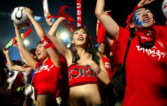 巴西世界杯韩国队的球迷和啦啦队:美女质量高