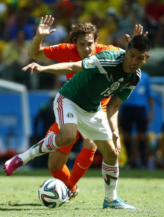 Netherlands won 2-1 over Mexico and qualified for Quarter-finals on Sunday.