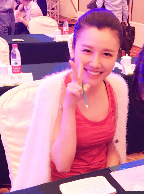 央视最美女主播乌贼刘旧照曝光 疑整容(图)【