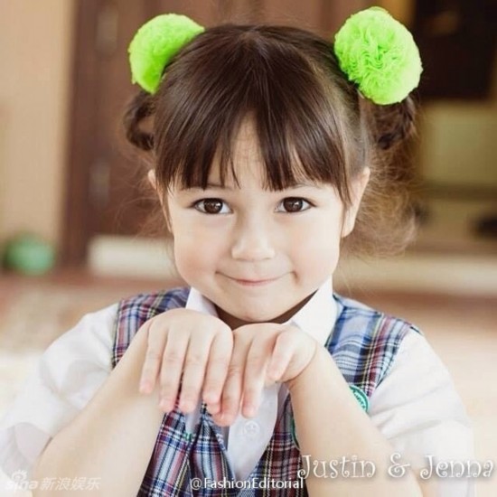 泰美混血小萝莉可爱爆红 天生软萌难自弃