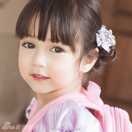 泰美混血小萝莉可爱爆红 眼神清澈 网友:萌化了