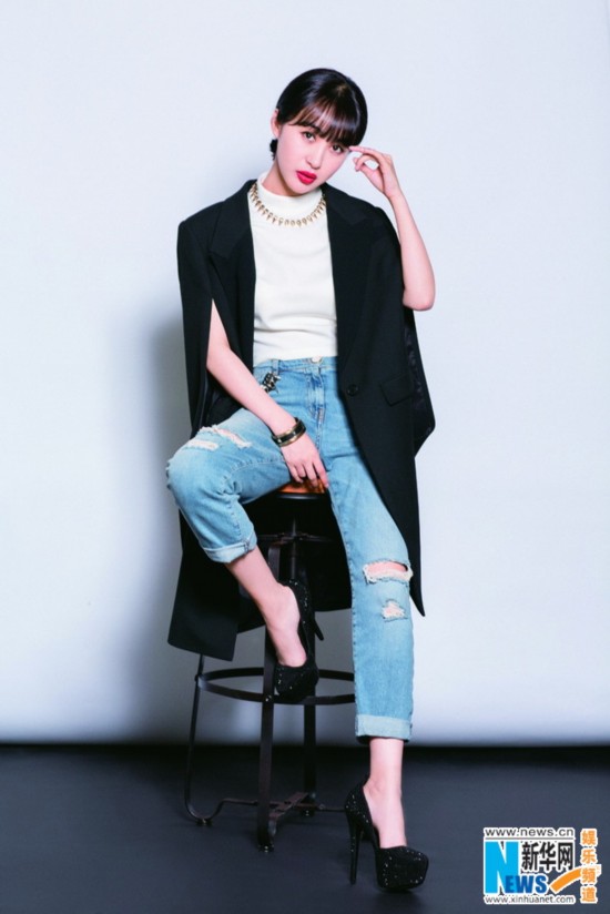 李菲儿青春派写真 萌系甜心玩转色彩秀