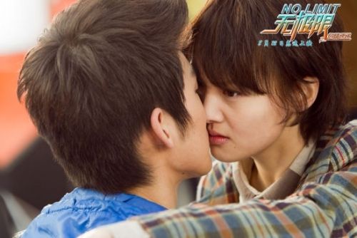 张翰郑爽唐嫣霍建华杨幂 明星假戏真做<em>激吻戏</em>