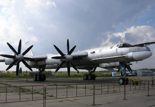 北极熊战略轰炸机三剑客再添新机型