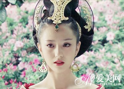 惊艳到爆的女明星:穿短裙出镜“惊艳”到你的女明星是谁？