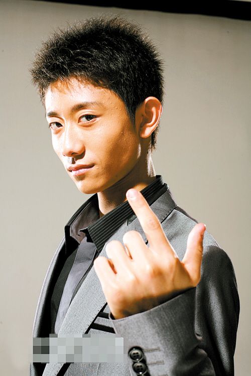 林妙可初中毕业萝莉变身美少女 盘点长残的童