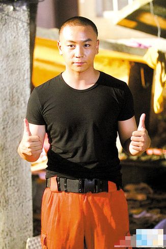 林妙可初中毕业萝莉变身美少女 盘点长残的童