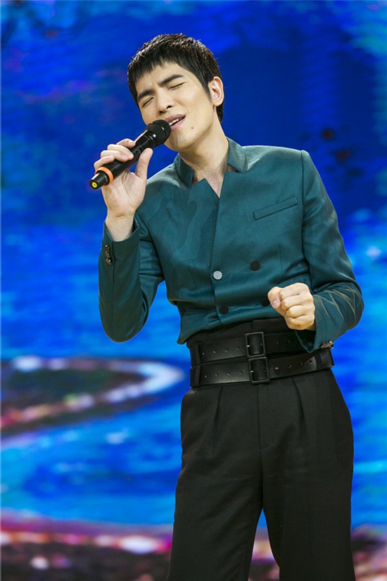 萧敬腾《豪门盛宴》现场遭主持人连番为难(