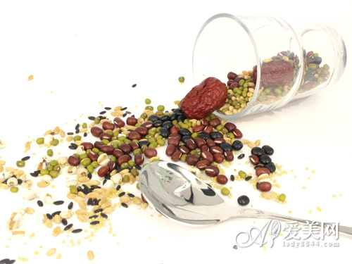 美颜食物排行榜_女性爱美,推荐3种食物,排毒润肤,延缓衰老,美容养颜!