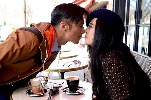 谢霆锋范冰冰以 <em>哥妹</em> 相称 嘴对嘴同咬饼干--人