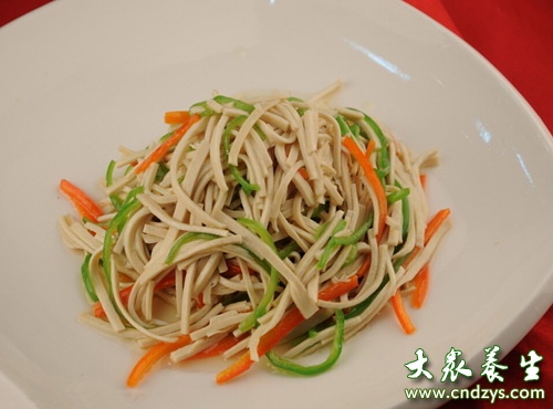 四,青椒拌干丝