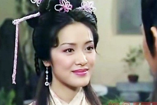 �����۵�α��װ��Ů���У�����Ҧ��������ǹ